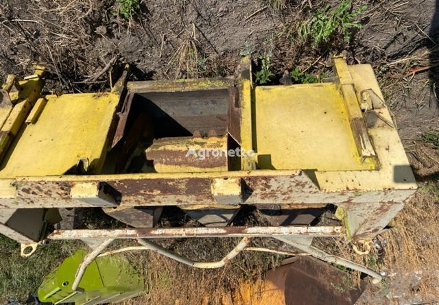 John Deere 5460  corn header