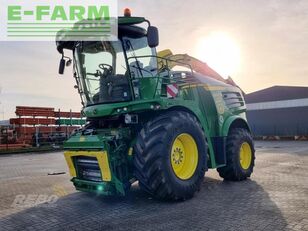 John Deere 8800 forage harvester