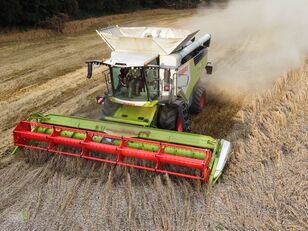 Claas Trion 730 grain harvester