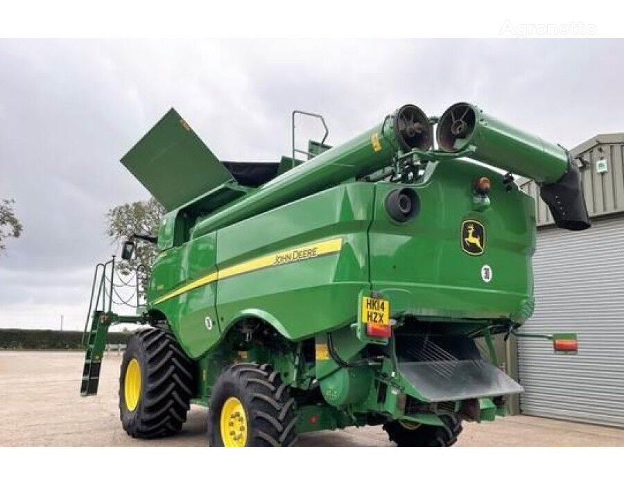 John Deere S690 HillMaster without header grain harvester