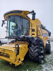 new New Holland CR9.90 grain harvester