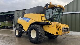 New Holland CR980 grain harvester