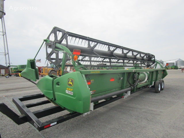 John Deere 630F grain header