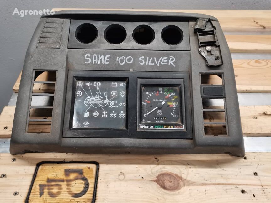 Same Silver 100 {2.7049.920.0/11} dashboard for wheel tractor