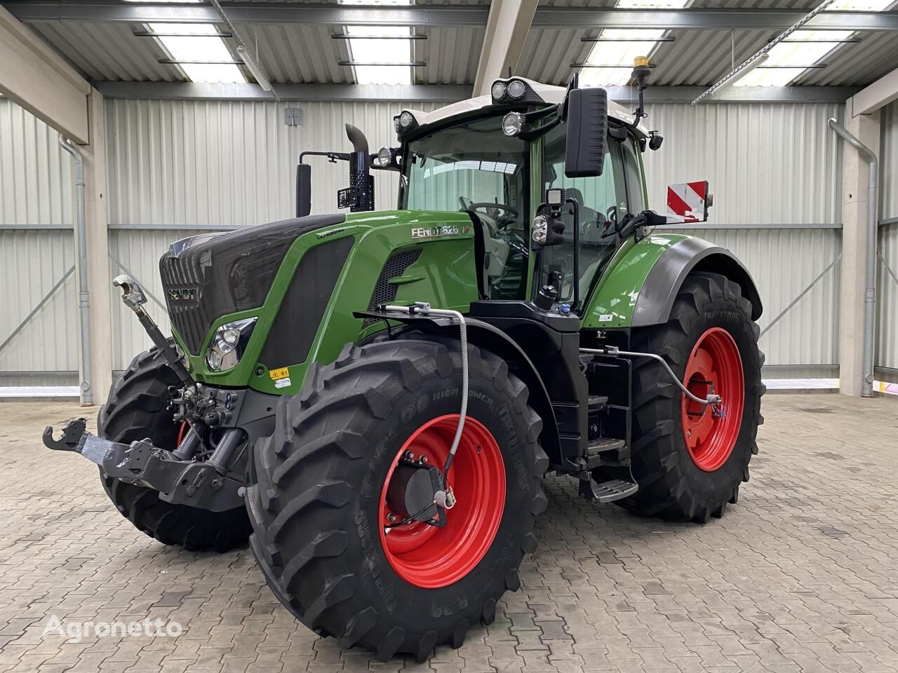 828 ProfiPlus wheel tractor