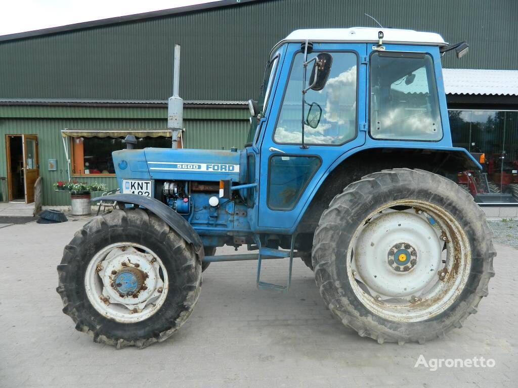 Ford 5600 wheel tractor