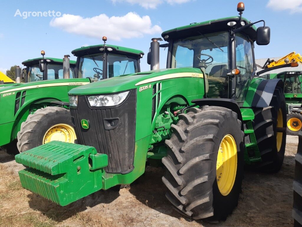 John Deere  8335 R wheel tractor