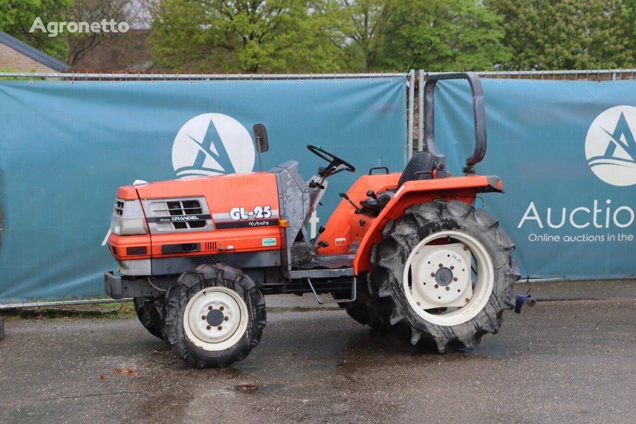 Kubota GL-25 wheel tractor