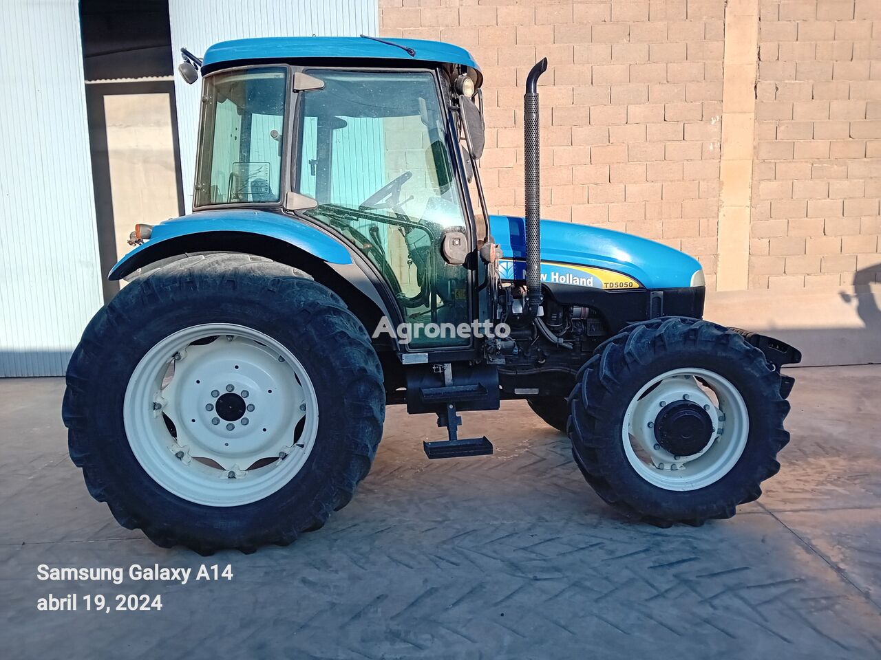 New Holland TD5050 wheel tractor