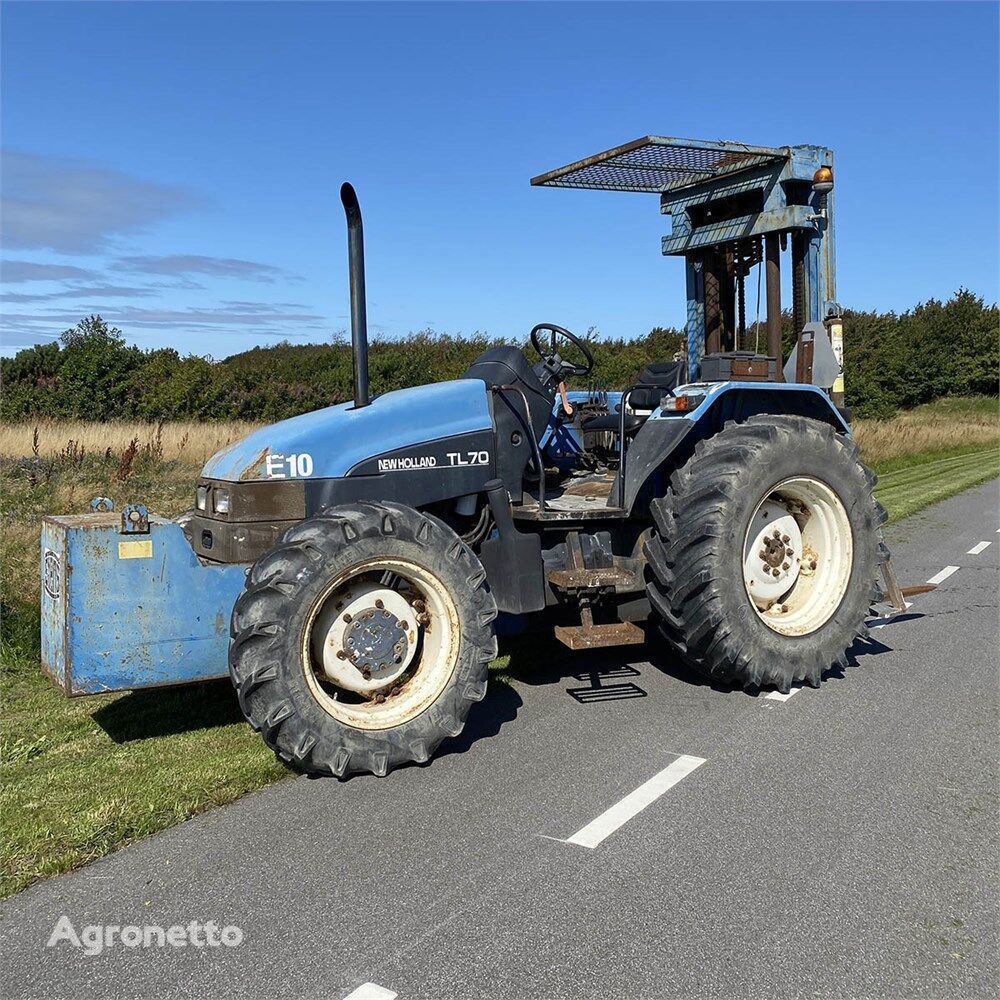 New Holland TL 70 wheel tractor