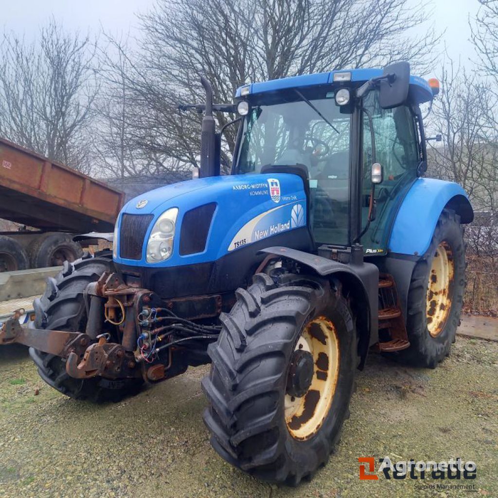 New Holland TS135A wheel tractor
