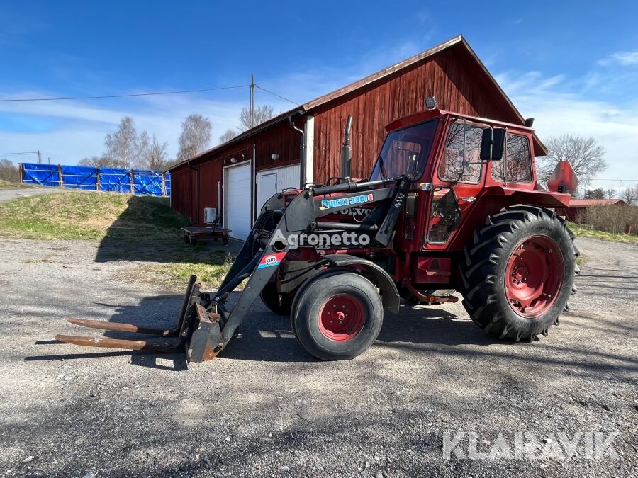 Volvo 2200 wheel tractor